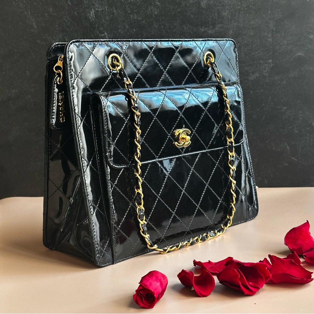 1998 CHANEL VINTAGE SHOPPING TOTE BLACK PATENT CALFSKIN 24K GOLD HARDWARE